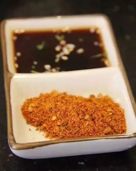 吃火锅芝麻蘸酱怎么调才好吃,吃火锅蘸酱怎么调