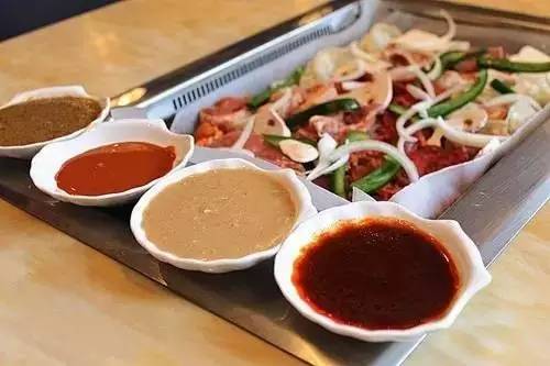 吃火锅芝麻蘸酱怎么调才好吃,吃火锅蘸酱怎么调