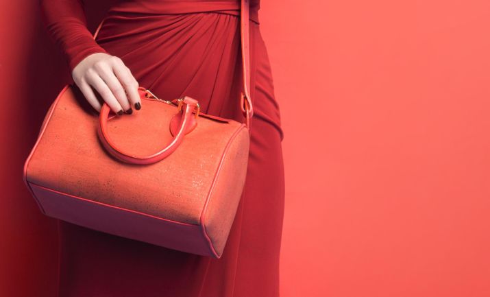 罗马人发明了左右脚的鞋,欧洲人古代用什么做鞋底