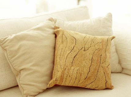 罗马人发明了左右脚的鞋,欧洲人古代用什么做鞋底