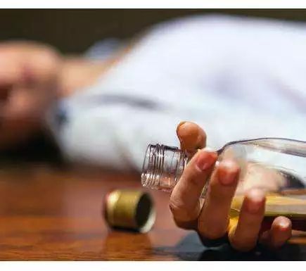 身体有异味是大病的前兆吗,体内早上有怪味是什么情况