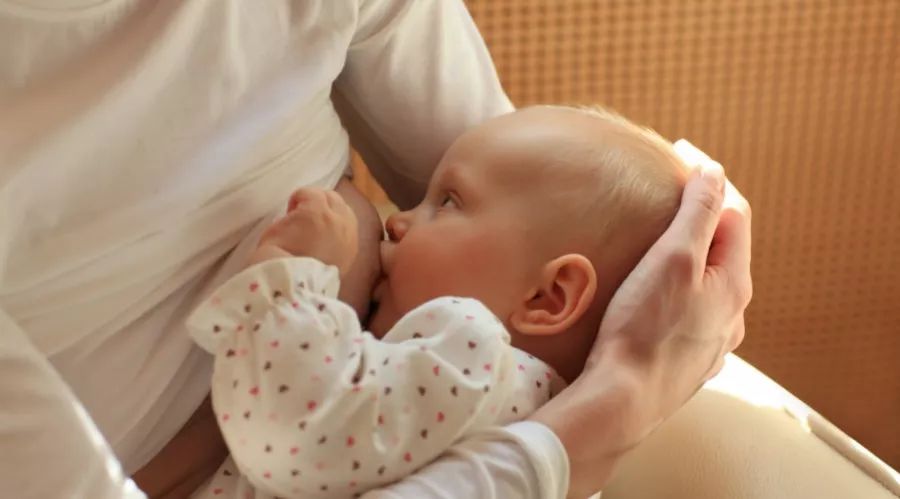 一岁后夜奶频繁怎么戒,一岁宝宝夜奶一次戒掉的正确方法