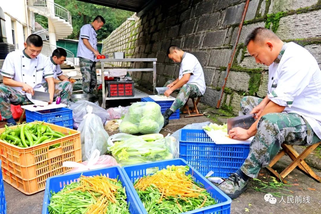 新兵连伙食为啥比基层好,新兵连伙食好吗