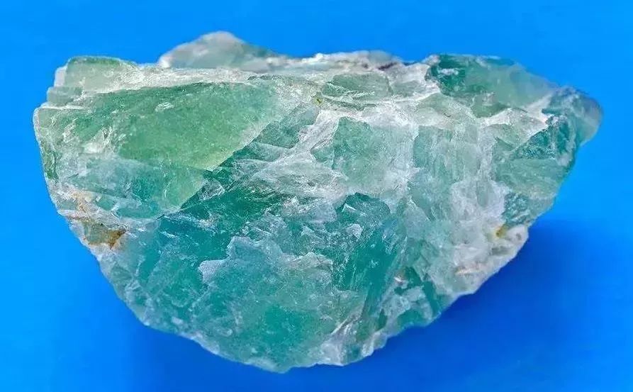 江西宁都萤石矿,江西发现最大萤石矿