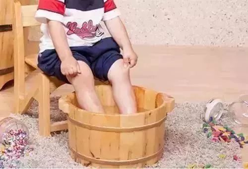 小朋友受寒感冒怎么办最快最有效,孩子刚感冒时怎么避免加重