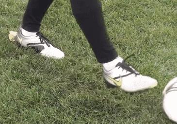 正脚背射门大力射门如何更精准,常用5种射门技巧