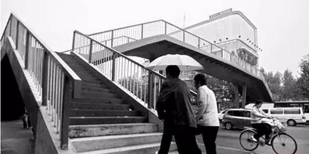 西安钟楼商圈事件真相,西安钟楼商圈历史