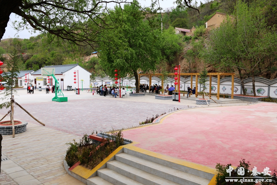 位峰村,湖东竹湖村昔日贫困村今朝换新颜