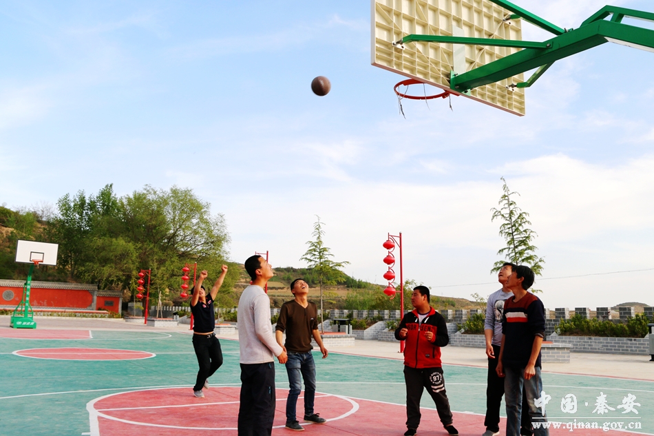 位峰村,湖东竹湖村昔日贫困村今朝换新颜