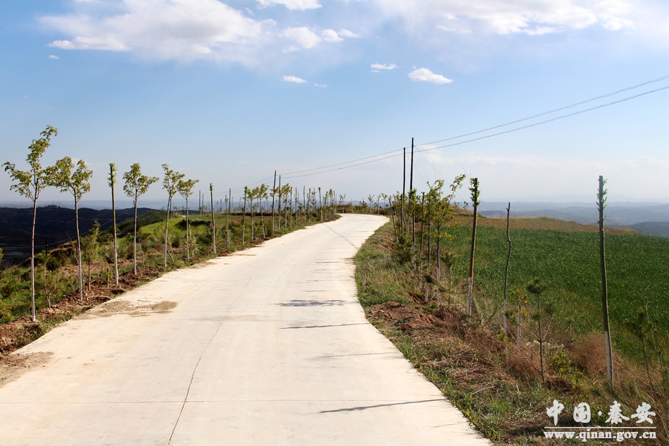 位峰村,湖东竹湖村昔日贫困村今朝换新颜