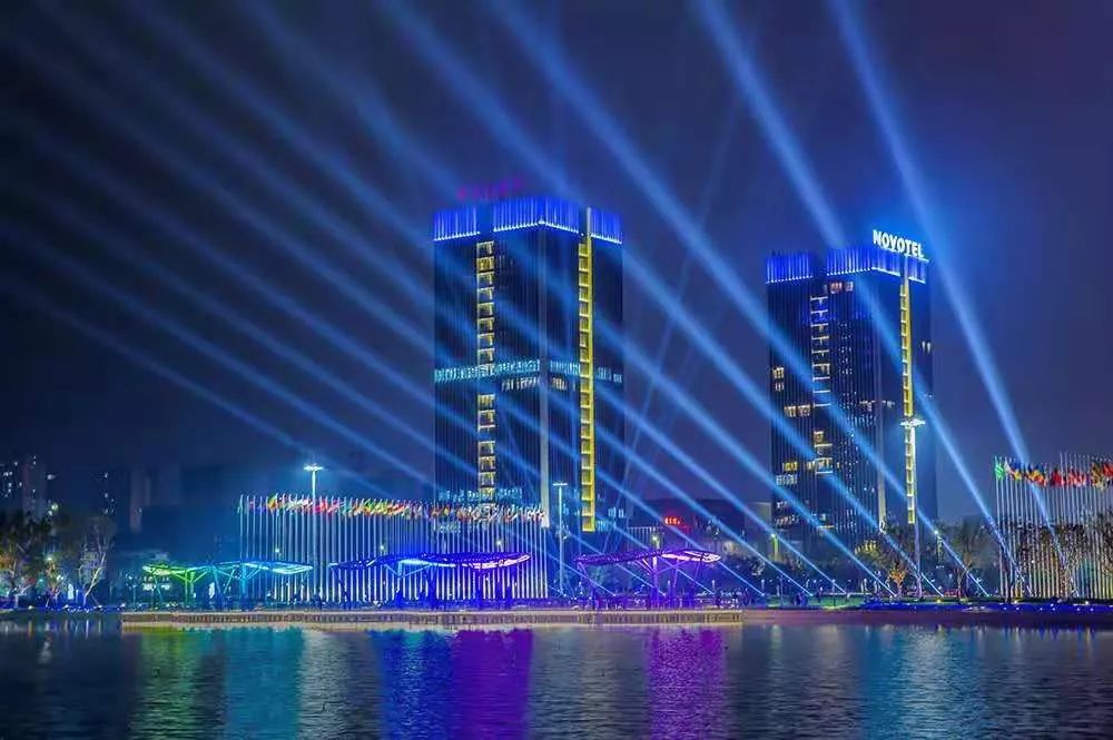 张抗抗故乡在远方视频,张抗抗眼中的哈尔滨