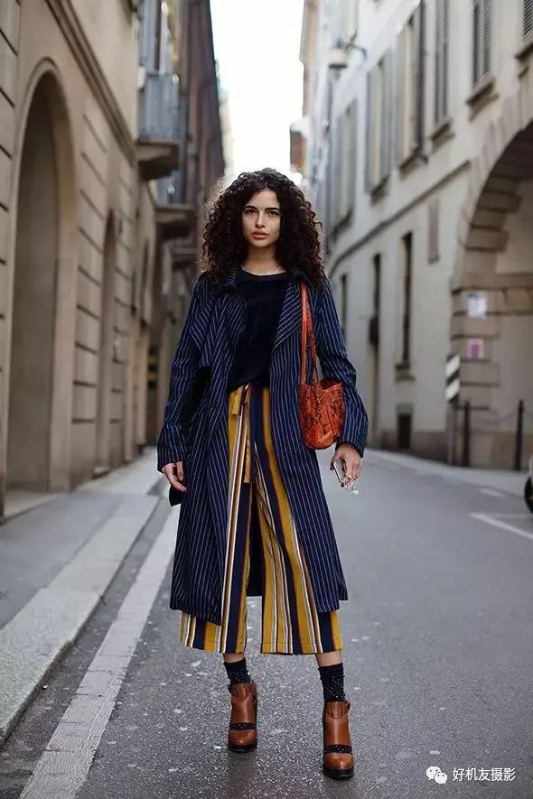 好看的人像摆姿,简单人像拍照摆姿