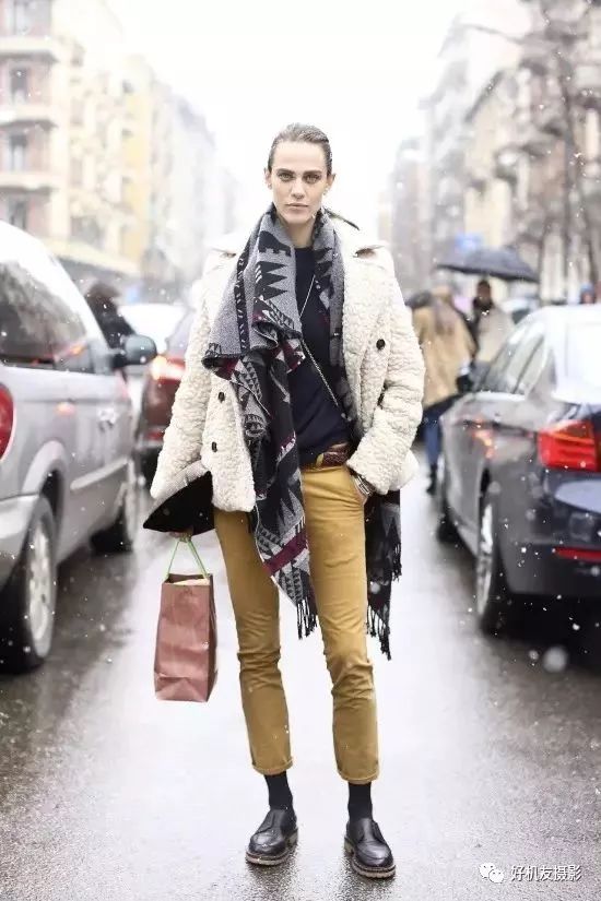 好看的人像摆姿,简单人像拍照摆姿