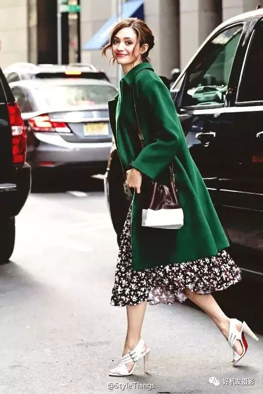 好看的人像摆姿,简单人像拍照摆姿