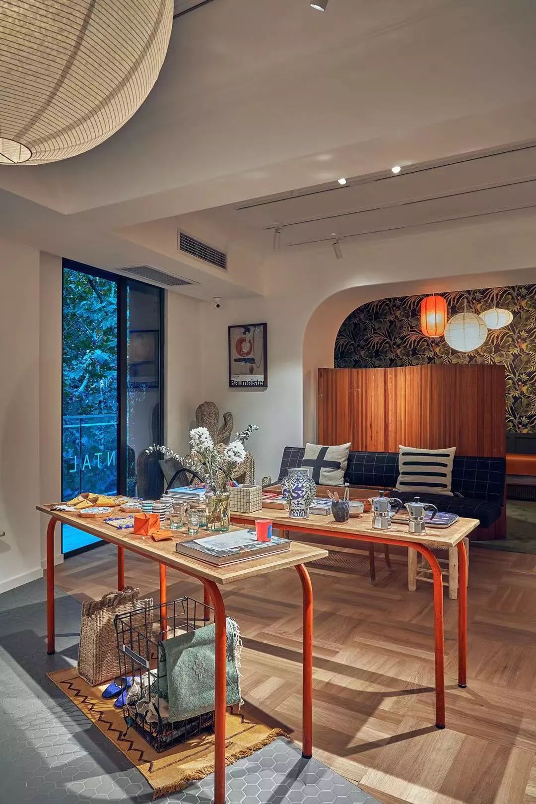 进公寓买设计品,到邮局逛百货店,这三家潮铺我真的摸不透