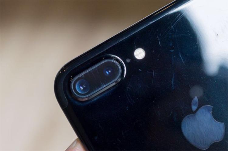 手机屏幕材质进化史,手机外壳变色了有没有办法变新