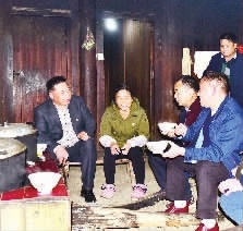 蓝山*党**员干部“2468”住村铸就干群鱼水情