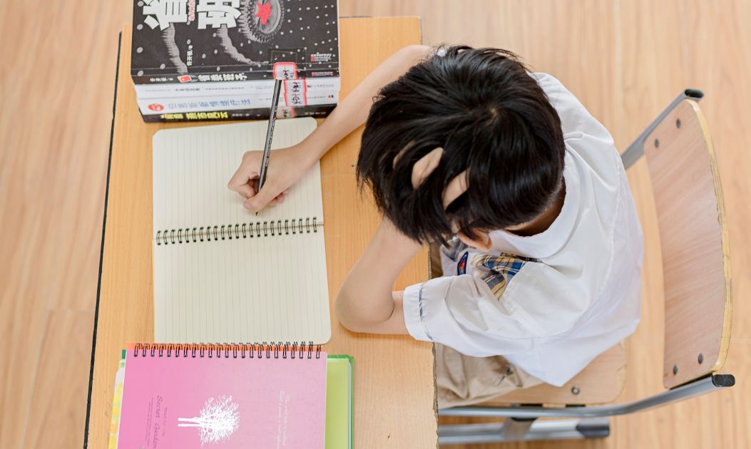 学生为什么不能对着老师干,学生总是和老师开玩笑是什么原因