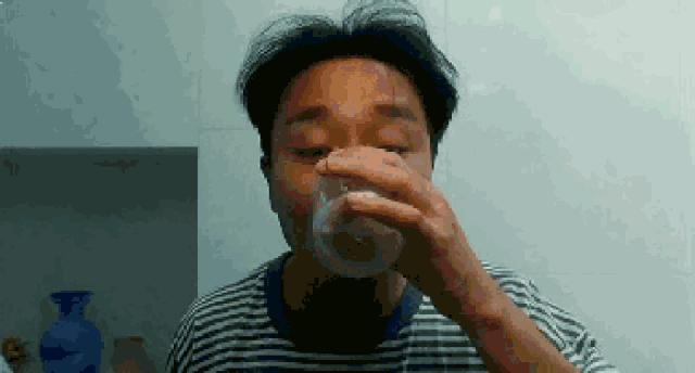 拔牙后能吃东西了吗,拔牙以后能吃能洗澡吗