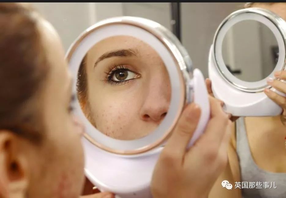 本来只想吃药治个痘,却让自己长期不举?这群英国男人无比忧桑……