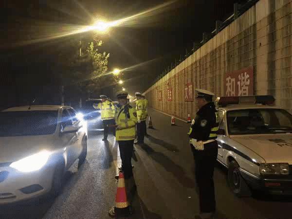 秦皇岛交警全城查酒驾！好友两人一同入网！你中招了吗？