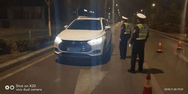 秦皇岛交警全城查酒驾！好友两人一同入网！你中招了吗？