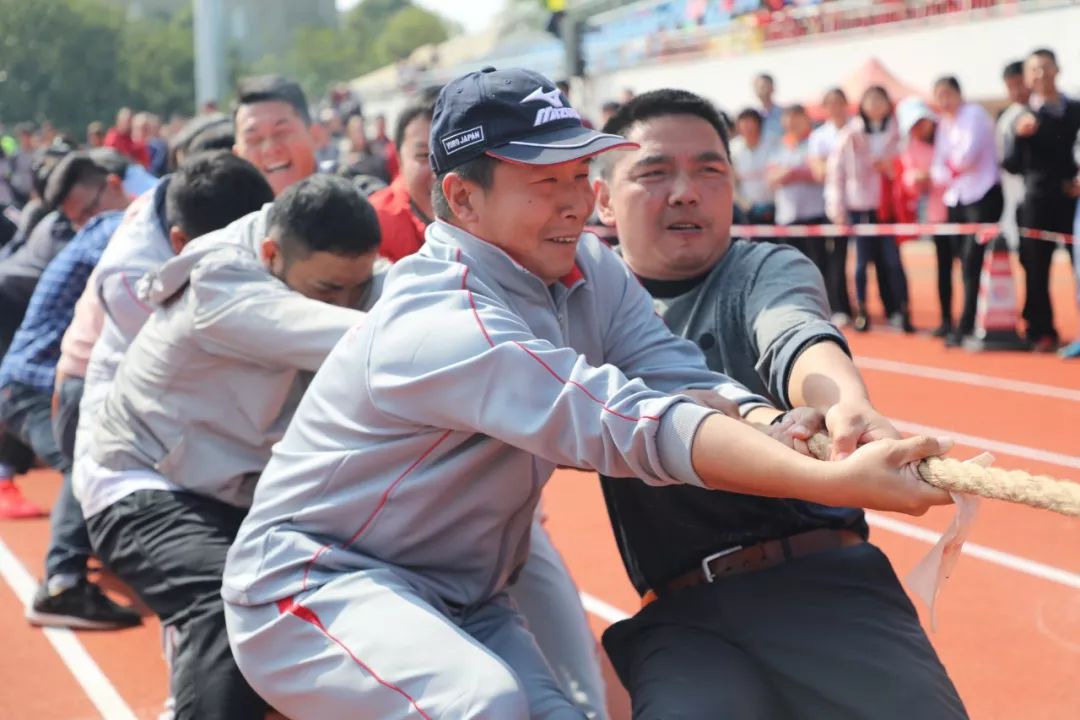 足球特色校的足球比赛,足球趣味运动会项目