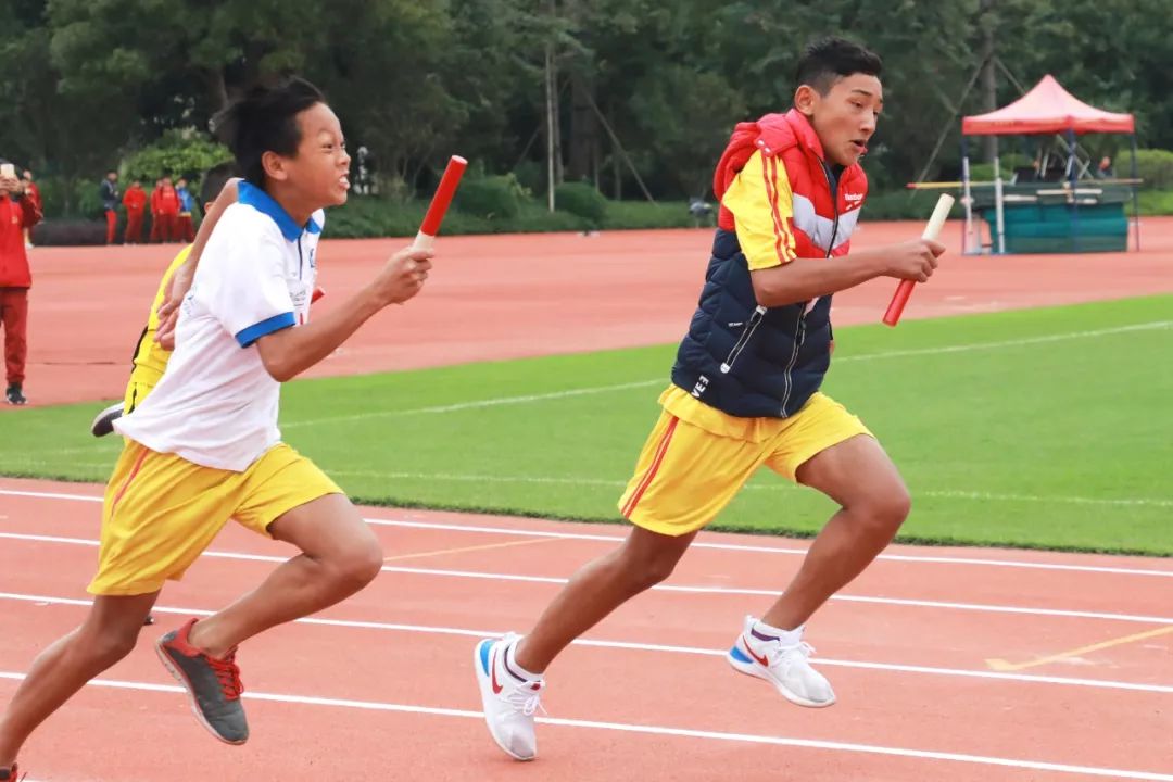 足球特色校的足球比赛,足球趣味运动会项目