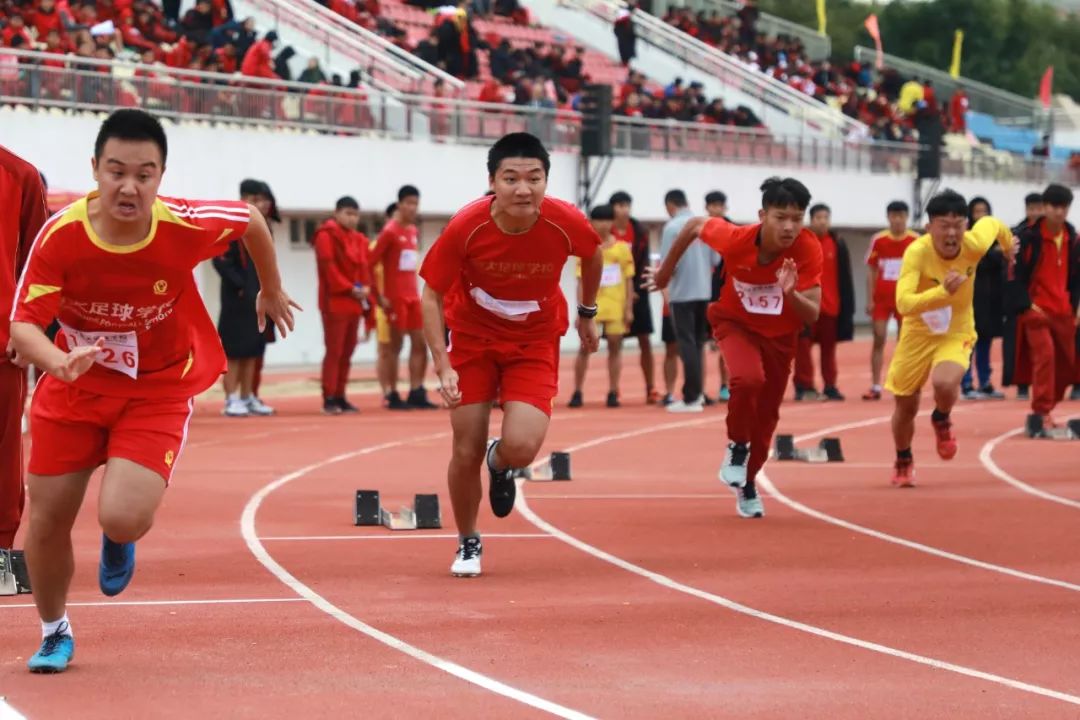 足球特色校的足球比赛,足球趣味运动会项目