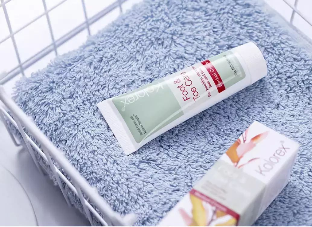 “男朋友的脚堪比生化*器武**！我得治治他！”