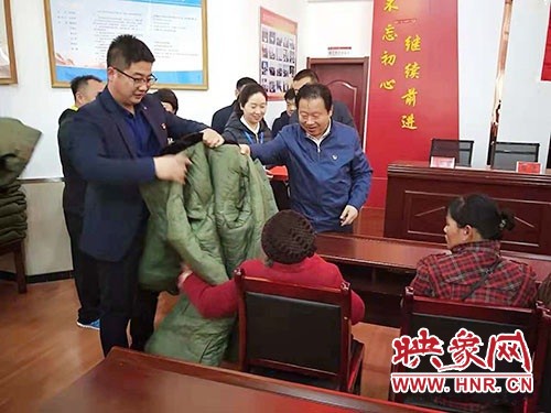 助力“*党**晖温暖，城市解困”永城市人民医院在行动