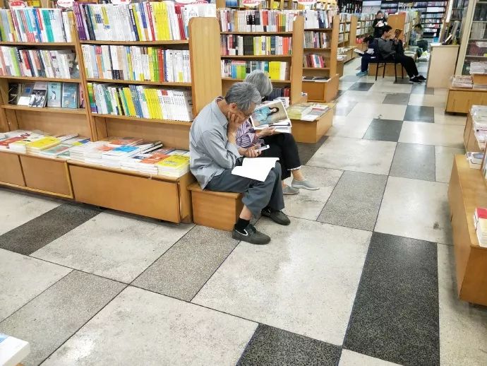 家暴和出轨的男人都不值得原谅,家暴和出轨一样令人心寒