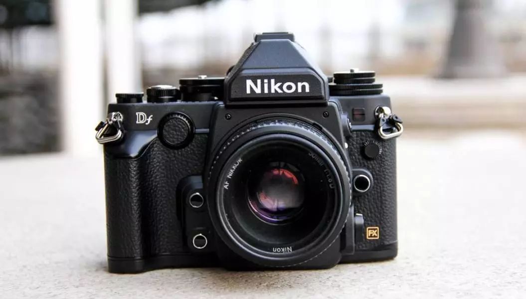 目前买尼康相机什么型号最好,新手买什么尼康单反相机好