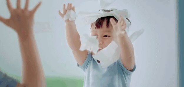 自己的屁股自己擦，这位妈妈试了多次，就教会了孩子自己擦