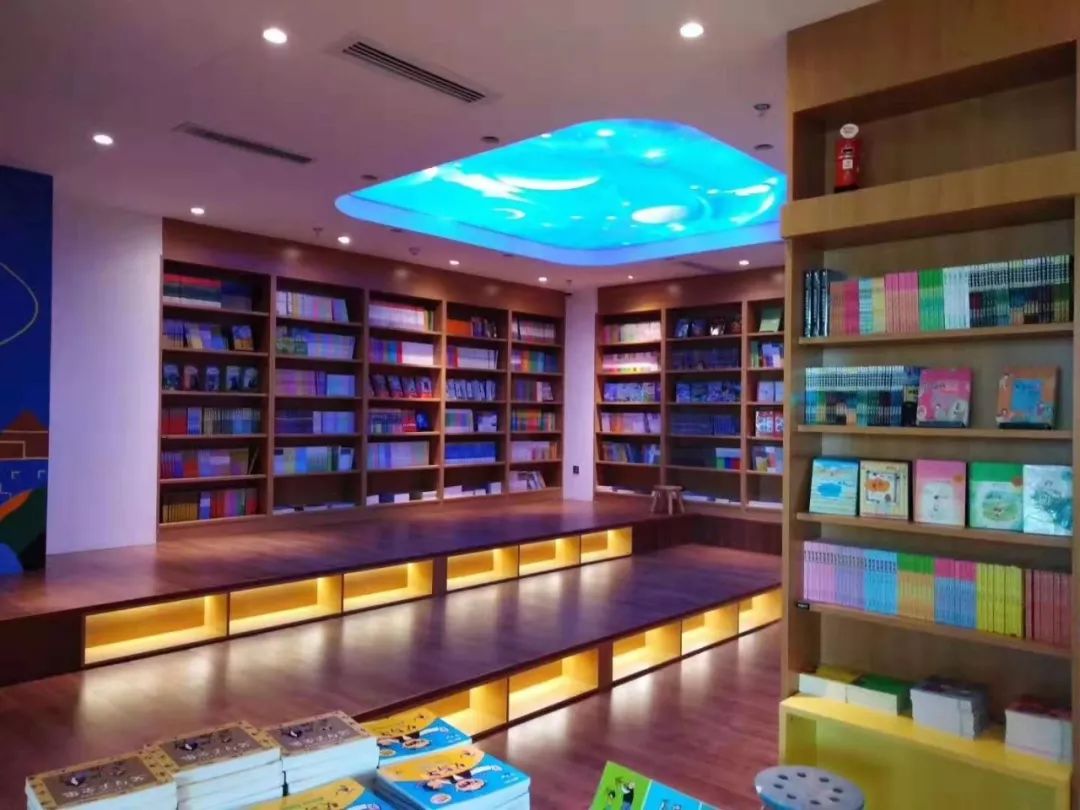 这家网红书店颜值与内涵并存,附近网红打卡书店