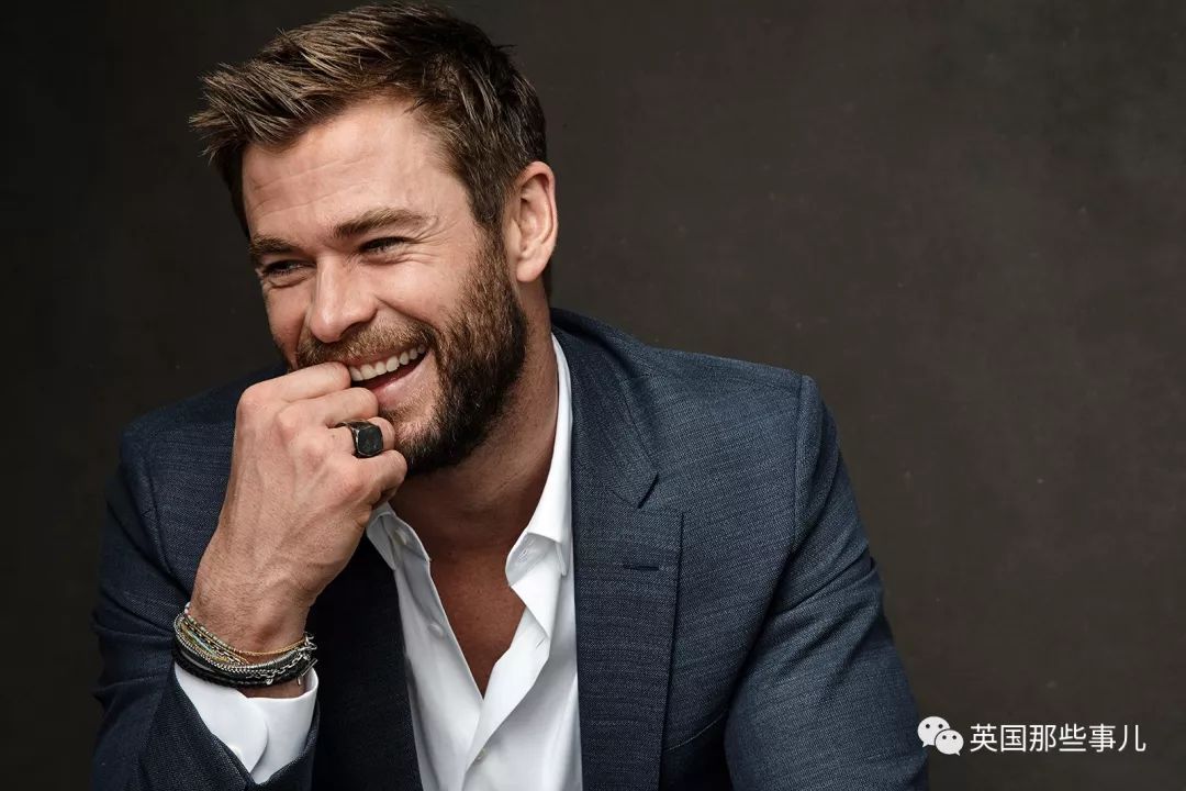 性感锤哥在线出轨？单纯的俄罗斯大姐就这么被骗了100万卢布