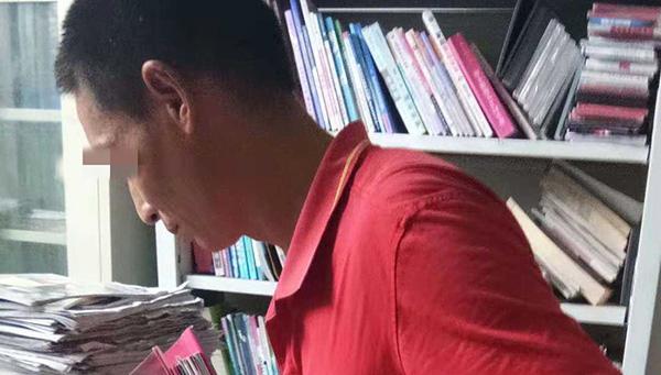 女教师如厕遭村文书猥亵后流产涉案男子处罚过轻已被复议