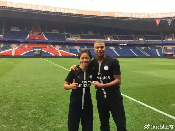 厉害！湖*姑北**娘荣膺亚洲足球小姐：从小跟男孩一起踢球