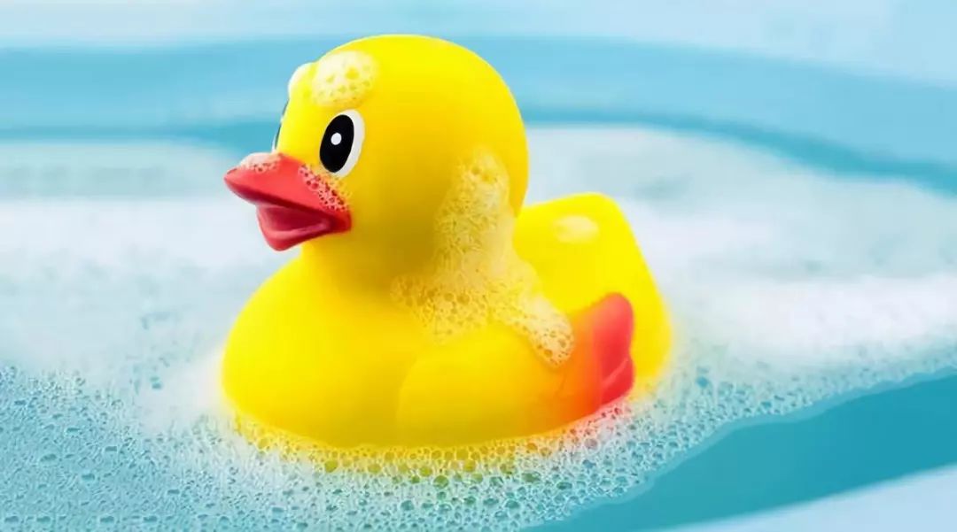 60岁左右冬天多久洗一次澡最好,两个月的宝宝冬天多久洗一次澡