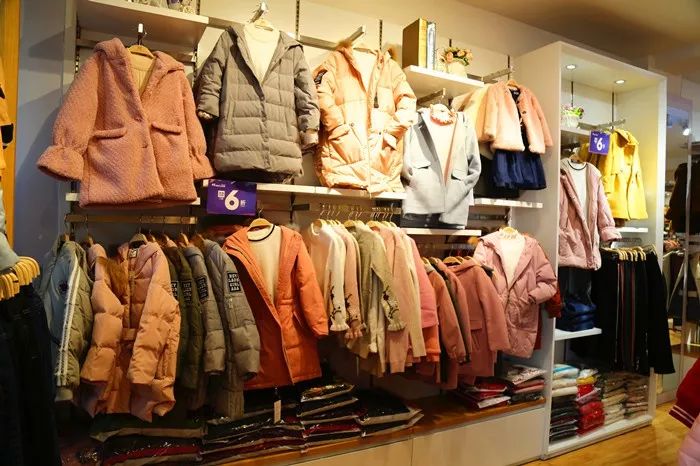 挤爆!1元抢儿童围巾雨伞,童装羽绒服低至2.9折,神木这家店要被搬空了!