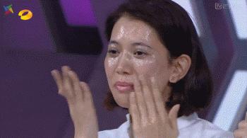 女人生了小孩变老了,女人生完小孩很容易变老吗