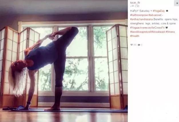 她50岁练瑜伽如今仍然美如花,45岁女人做的变年轻最基础的瑜伽