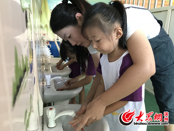 于艳菲英语老师,黄岭镇示范小学英语老师于艳菲