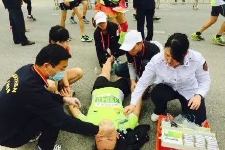 南宁2019年马拉松选手猝死,南宁马拉松规定的时间限制