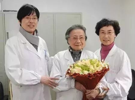 食补白发的最佳方法,治疗白发脱发营养素