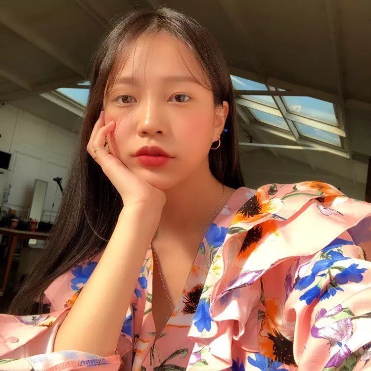 什么？！身高不足165CM的“厌世脸”也能当模特，韩国草根博主Mulbada用她的超高衣品做到了！