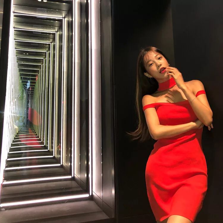 什么？！身高不足165CM的“厌世脸”也能当模特，韩国草根博主Mulbada用她的超高衣品做到了！