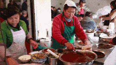 武汉:一碗热干面杀百鬼,一锅豆皮烫神仙