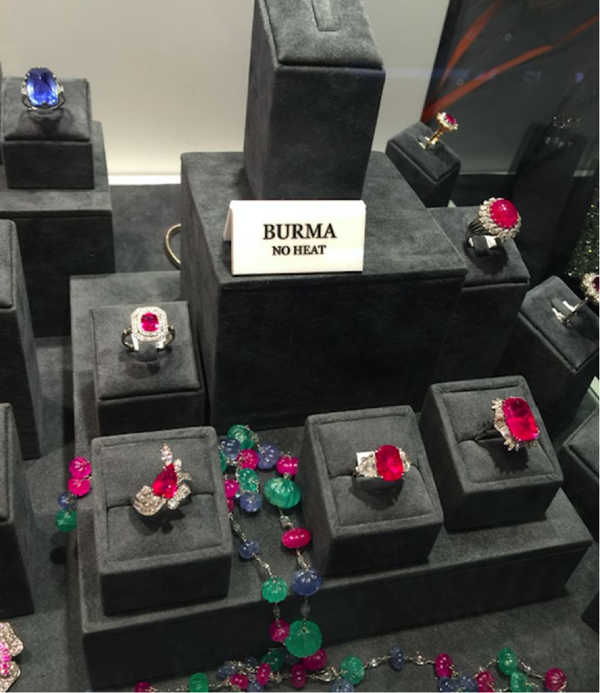 买珠宝你不知道的小秘诀,珠宝展上如何选珠宝