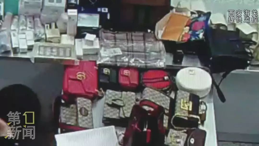 手脚共戴8块名表！留学生带35万奢侈品入境，涉嫌偷*税逃**款10余万